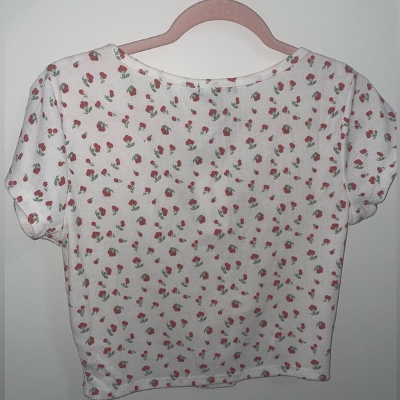 Cherry crop top (Size L) - Picture 3 of 3